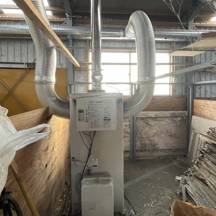 寒さに備える哺育舎の工夫